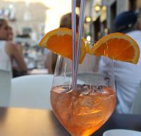 Aperitif an der Piazza Santa Maria in Trastevere