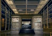 Die Ara Pacis nachts